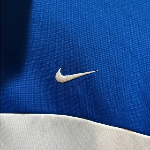 Nike Men's Blue, White, and Red Windbreaker - Picture 6 of 16